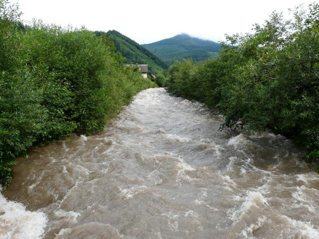 Бурный поток...